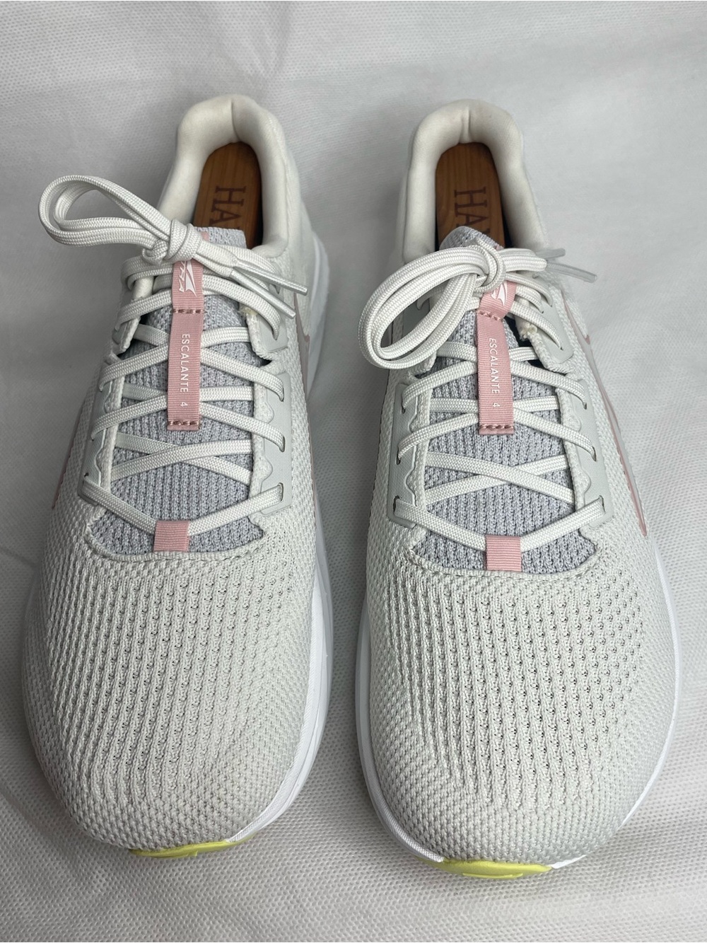 ALTRA Escalante 4 Athleisure Sneaker Womens Size US 8.5 Gray Mauve White Shoes - Picture 2 of 15